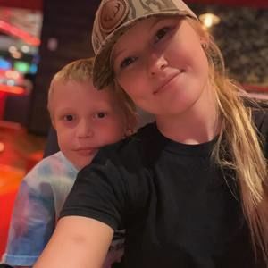 Meet your Posher, Cassandra